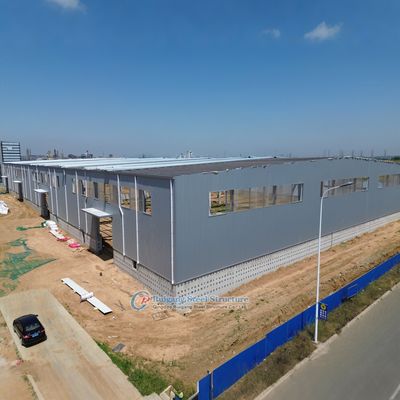 انبار سازه فولادی سفارشی با پنل های شفاف برای نورپردازی طبیعی